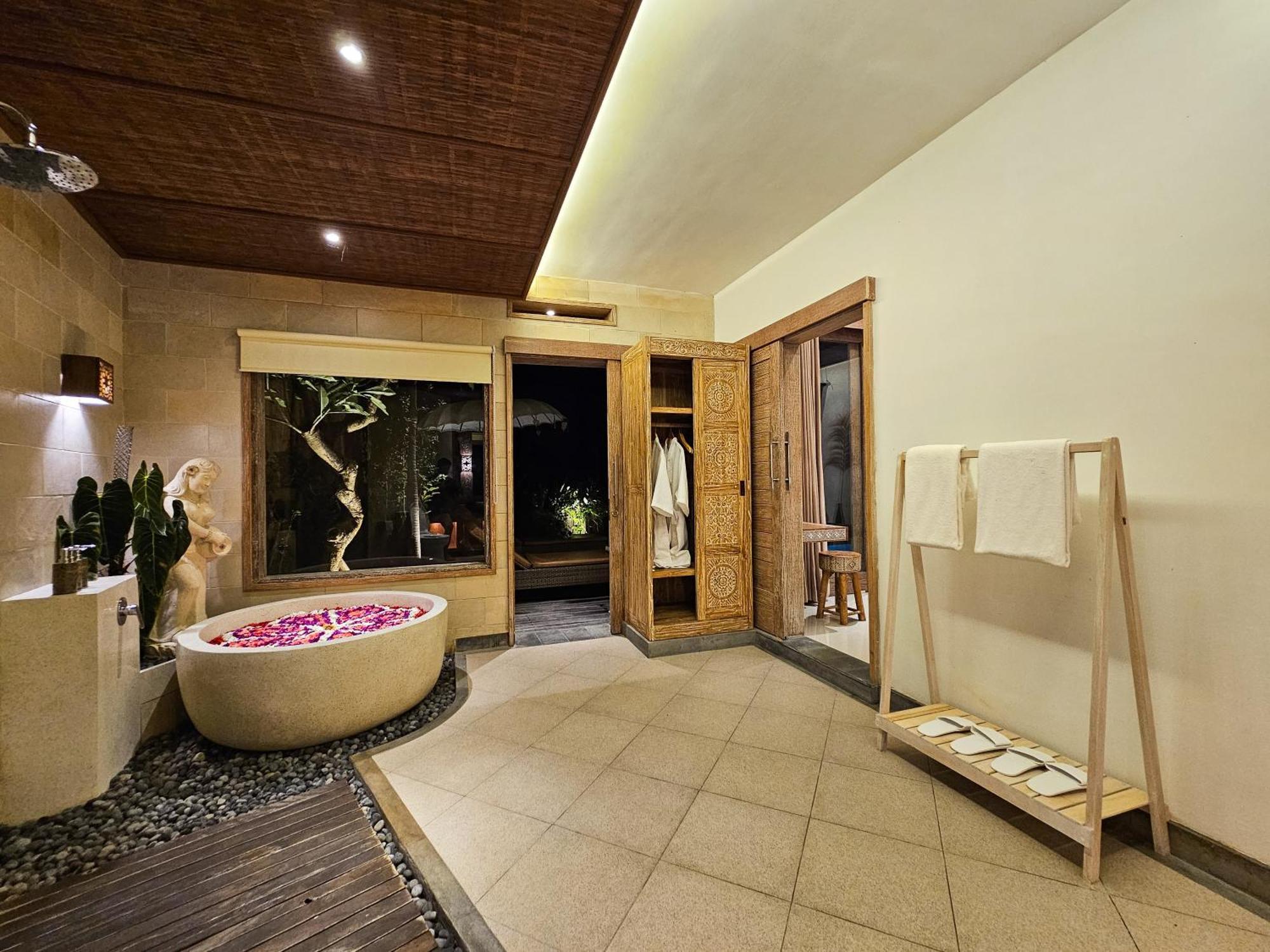 Happy Honeymoon Private Villa Ubud Exteriör bild